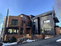 The Pines Bucegi山林小屋
