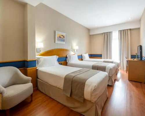 هوتل أجومار أتوشا Hotels near رِتيرو