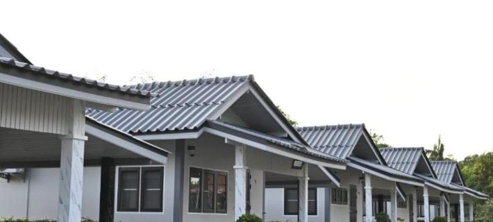 Laydee Resort Hotels in Amphoe Pathio