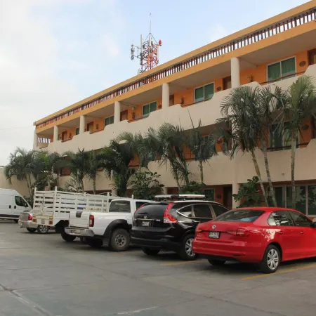 Hotel Palapa Palace Inn