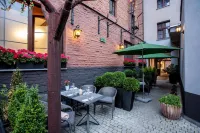 Solaris Hotels near Zatoka Mostu Pontonowego nad Wisłą