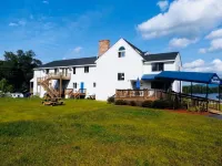 Winnisquam Lake Inn Hotels in Sanbornton