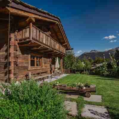 Chalet Svizzero Apartments Hotel Exterior