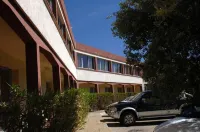 Hotel le Lagon Hotels in Saint-Laurent-des-Arbres