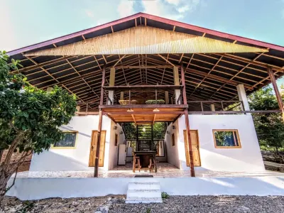 Blue Planet Dive Resort Hotel dekat Goa Sapo Tanah Lemo