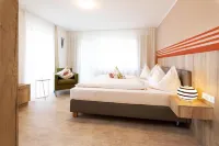 Wellnesshotel Sanct Bernhard فنادق في Merklingen