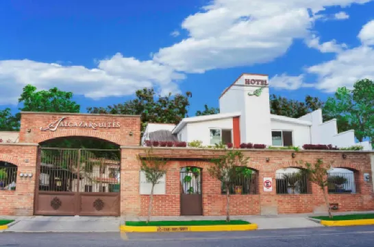 Alcazar Suites Hotels near Estadio Akron