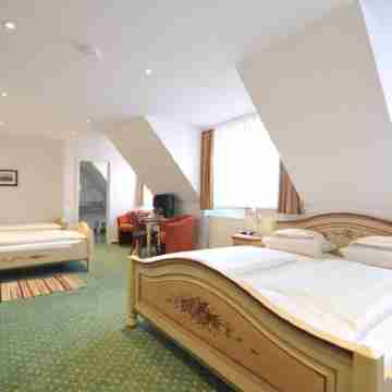 Tilman Riemenschneider Rooms