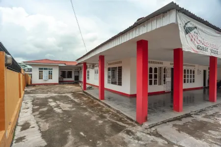 RedDoorz Syariah Near Tugu Juang Jambi 3 Отели в г. Simpang III Sipin