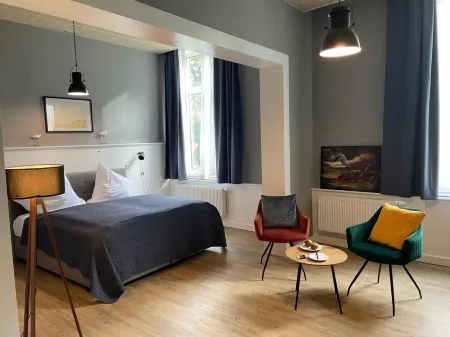 Hotel Alte Navigationsschule Отели в г. Барсель