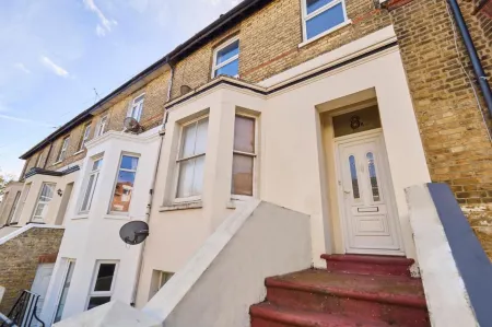 Host & Stay - Westbrook Road