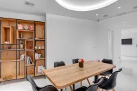 Makis Place