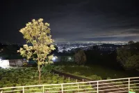 Hills and Hearts Luxury Villa - Mountain view