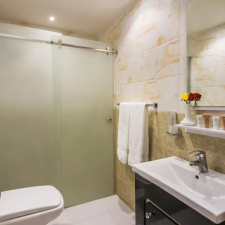 Myrtle Al Shohadaa Serviced Apartments Отели рядом с достопримечательностью «Торговый центр Granada Center Riyadh»
