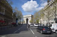 Paris Square - Bed and Breakfasts