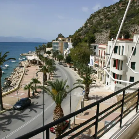 Petit Palais Hotel