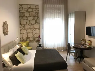 艾桑提克羅那提飯店 天然採石場附近的飯店