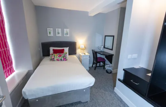 貝安馬蹄酒吧餐廳旅館