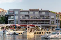 Le Golfe Hotels in Serra-di-Ferro