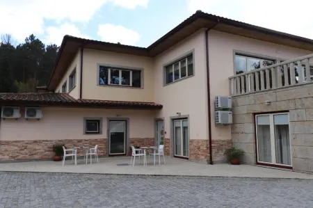 Outeiro do Moinho Отели в г. Кампу-ду-Жереш