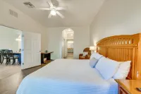 Beautiful Bahama Bay Condo 7 Mi to Disney!