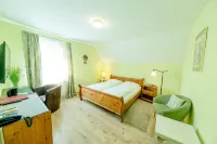 Herberts Stubn Hotels in Raaba