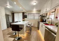 Bright&Modern Space Perfect for couple and Family Step to public transit in Toronto - 3 Yıldız
