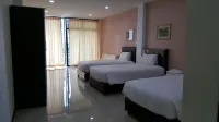 Charoensuk Grand Hotel Hotels in Kabin Buri