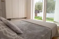 Infinity White Complex by GK Properties