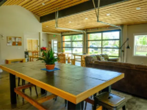 Eastside Guesthouse and Bivy Hotels in Bishop