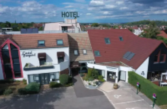 The Originals City Hôtel Castel Burgond Dijon Ouest Hotels near Lake Kir