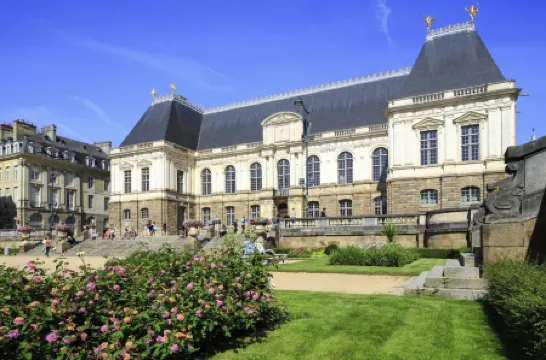 雷恩聖馬洛路宜必思快捷酒店