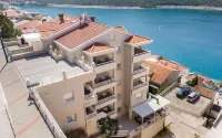 Hotel Agava Hotels near Autocamp MIR