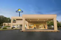 Days Inn by Wyndham Atlanta Stone Mountain Hotels in Mountain Park