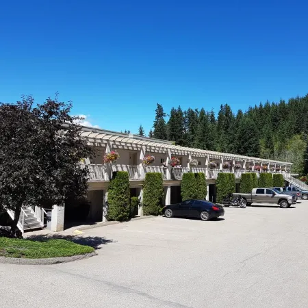Hilltop Inn - Salmon Arm