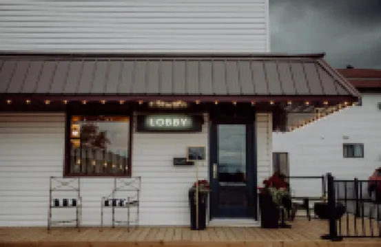 The Bayview Motel - Fort Frances, on - Lakeside Motel のホテル