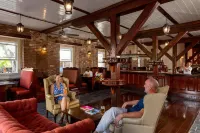 Copper and Lumber Store Hotel - bar