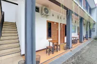 Cozzy Residence Wisma CK Kebumen Hotels in Kebumen