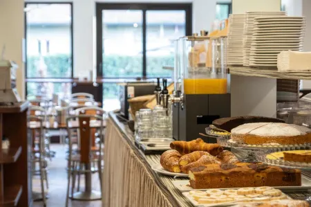 Hotel le Palme Отели в г. Аграте-Контурбия