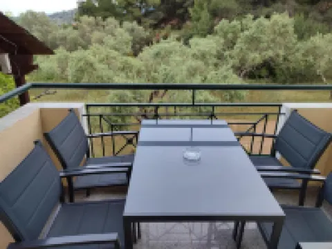 Nikos Apartments
