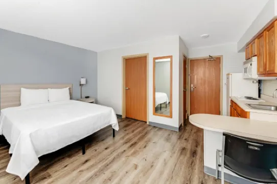 Birch Hill Suites Dayton-WP AFB Hotels in Beavercreek