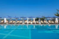 Nirvana Beach Hotel Hôtels à : Paradeisi