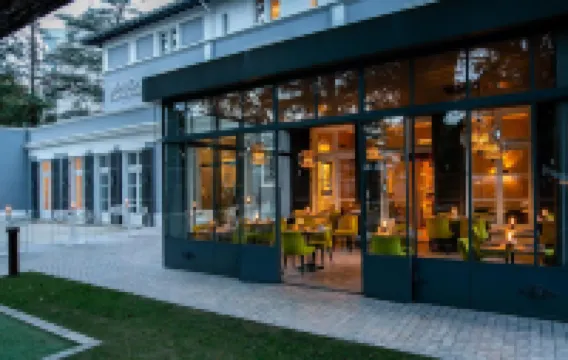 Maison d'Anthouard Hotels near Emlyon Business School