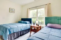 Porch & Community Perks: Walkable Lewes Condo - 3-Star