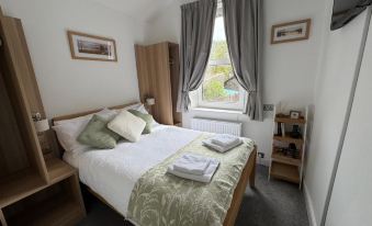 Denecrest Guest House