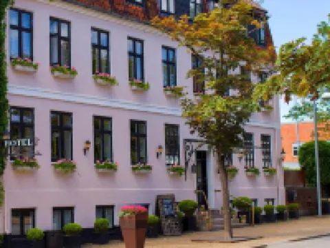 Park Hotel & Vinbar Hotels in Frederikshavn