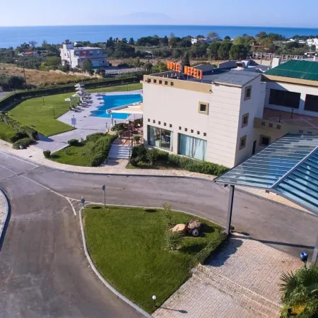 Nefeli Hotel