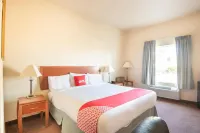 OYO Townhouse Clute Lake Jackson