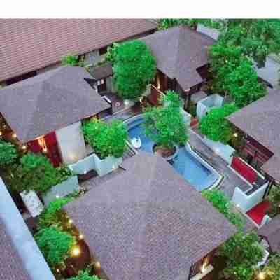 At Leaf Villa Hotel Exterior