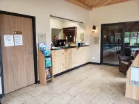 Woodside Dells Hotel & Suites - parking